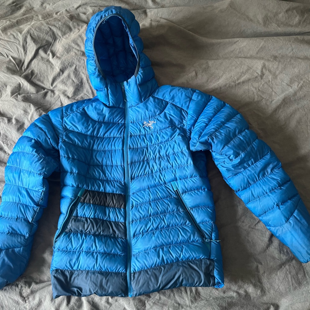 Cerium Arc’teryx jacket, women’s , size large, blue, hood condition